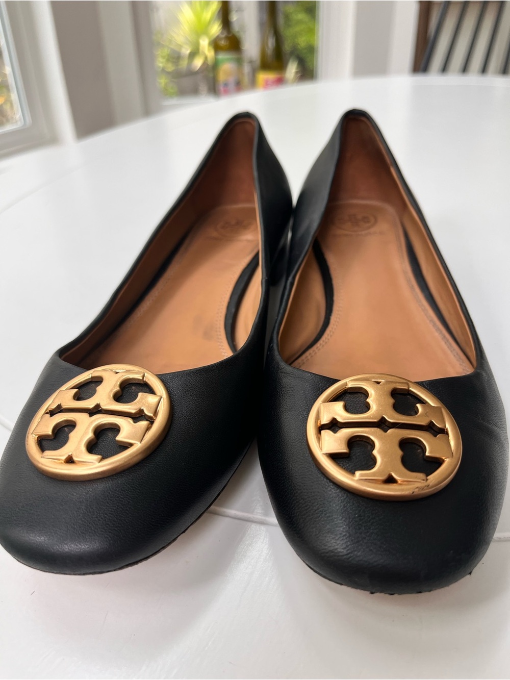 Tory Burch Black Leather Ballet Flats with Gold Logo Medallion - Picture 4 of 8